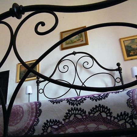 B&B Il Glicine Montefollonico Habitación foto